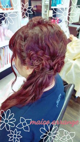 ヘアアレンジにお花を添えて✨